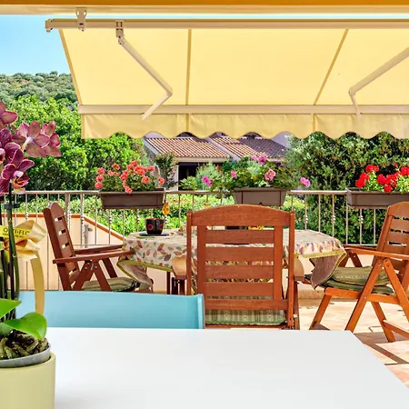 Agata Con Terrazza E Giardino Lägenhet *